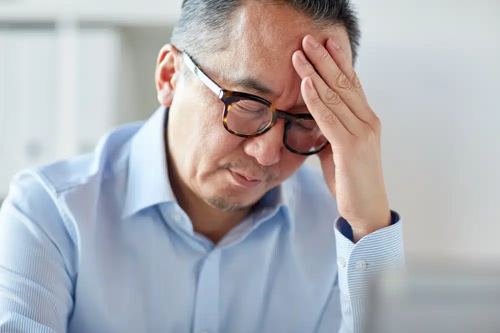 can cataracts cause headaches